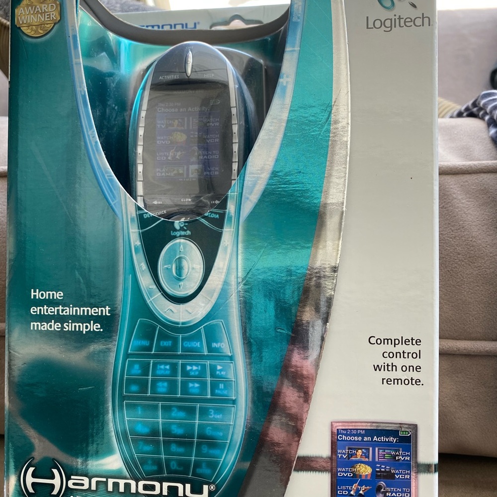 Electronic Smart remote w charging doc